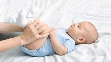 صورة الإمساك عند الرضع.. أسبابه وأعراضه وطرق علاجه