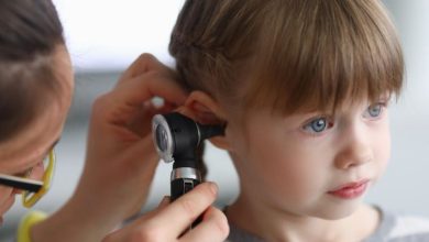 صورة أعراض التهاب الأذن الوسطى عند الأطفال وطرق علاجها