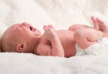 صورة رائحة البول الكريهة عند الرضع.. أسبابها وطرق العلاج