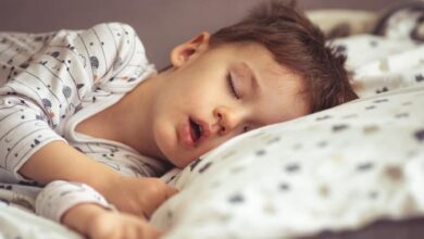 صورة علاجات منزلية لوقف الشخير عند الأطفال
