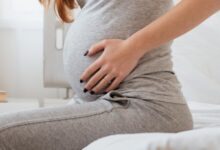 صورة أسباب الإسهال وأعراضه خلال فترة الحمل وطرق العلاج