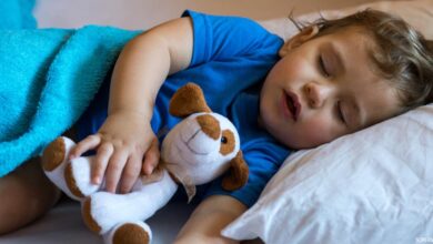 صورة أسباب نهجان الطفل في أثناء النوم وأعراضه وكيفية علاجه