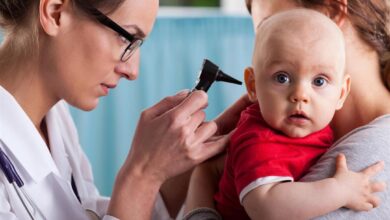 صورة أسباب وعلامات ضعف السمع عند الأطفال الرضع