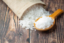صورة لجمالك.. فوائد الملح الخشن للبشرة وطرق استخدامه