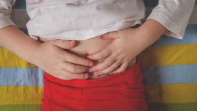 صورة أعراض التسمم الغذائي عند الأطفال وطرق العلاج